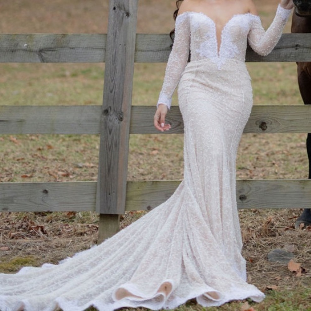 Custom lace wedding dress - Picture 5 of 6